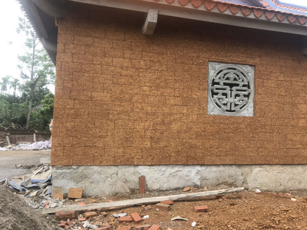 Đá ong xây chùa tại cánh chủ bình yên