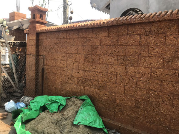 tường đá ong tại hưng yên