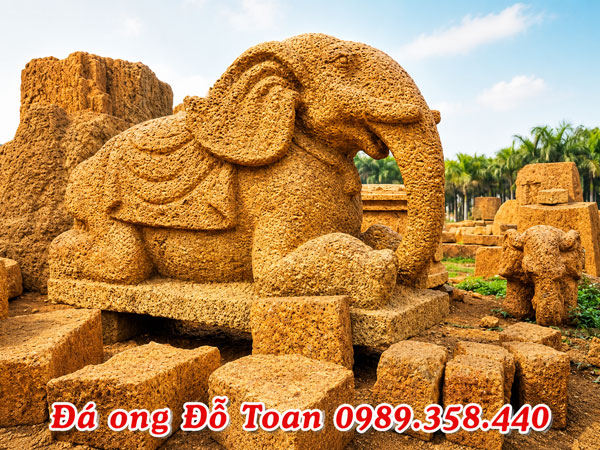 Voi điêu khắc từ đá ong