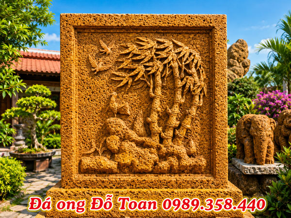Bức tranh trúc từ đá ong