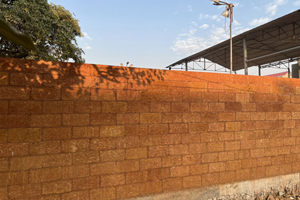 Tường xây bằng gạch đá ong